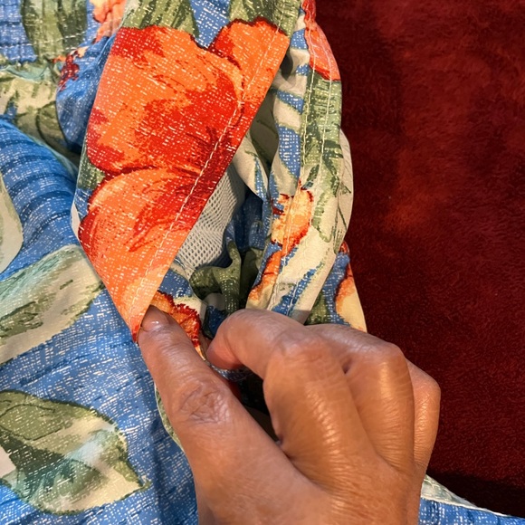 🌺Men’s Jamaican Bay swim shorts. Size Medium. No stains or tears. 🌺 - Picture 2 of 6